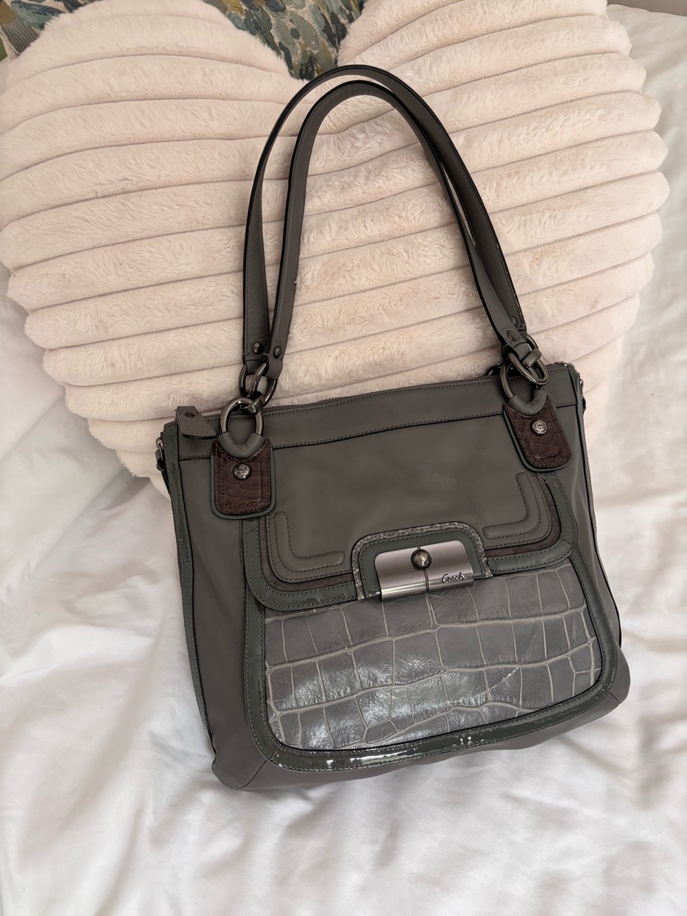 2011 Coach Kristen Croc Spectator Shoulder Bag Expandable Zip 18303